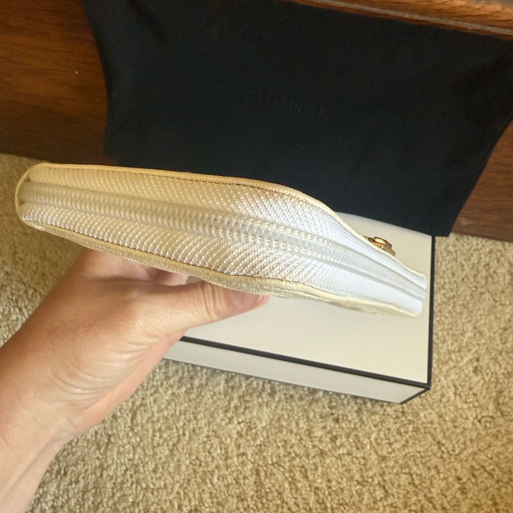 Chanel Boy Zip Long Wallet in Ivory with Gold Hardware - Picture 6 of 10